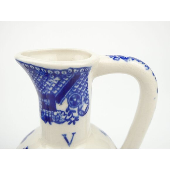 Set Of 2 Vintage Blue & White Ceramic Oil & Vinegar Cruet Pitchers With 1 Lid - Picture 4 of 16